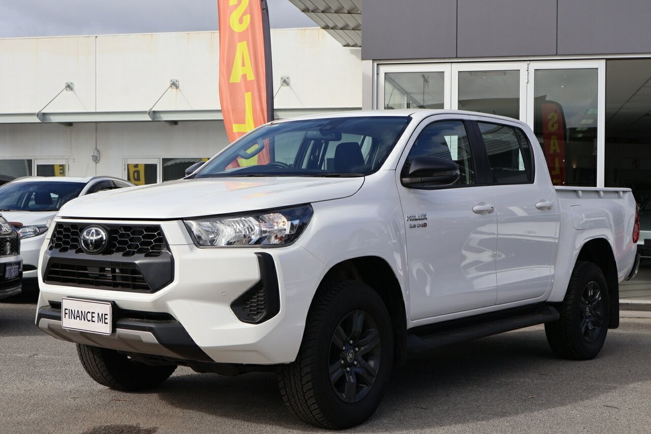 Toyota Hilux image 3