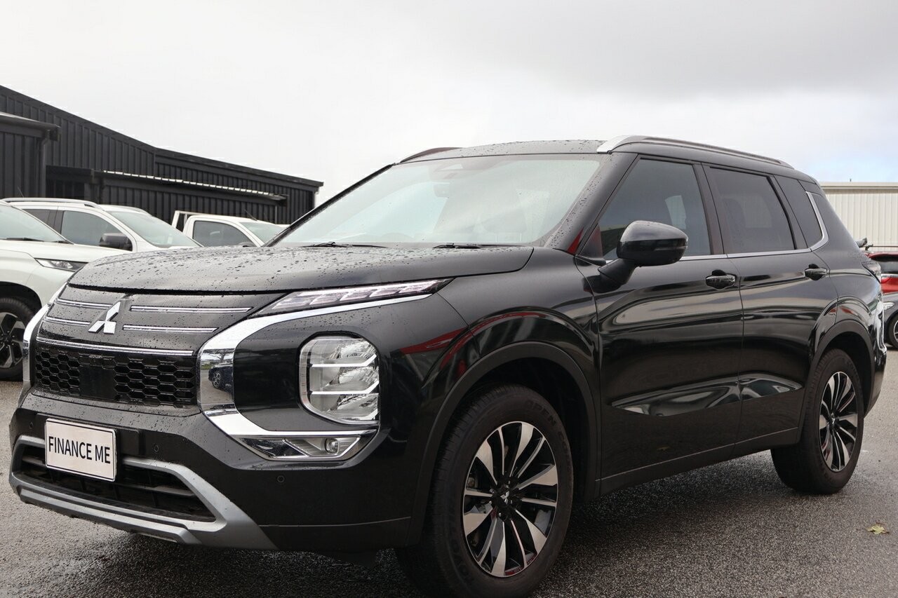 Mitsubishi Outlander image 3