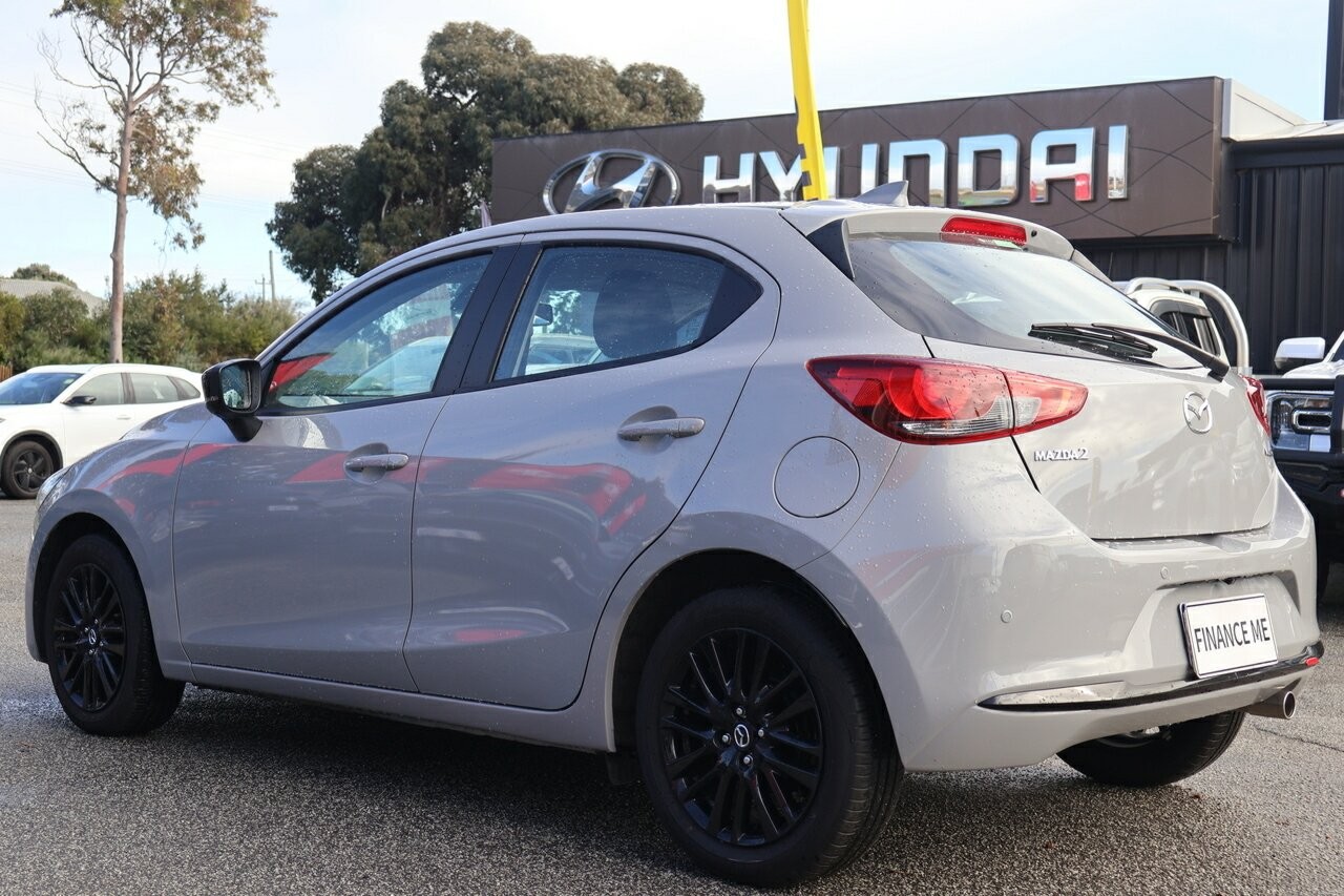 Mazda 2 image 4