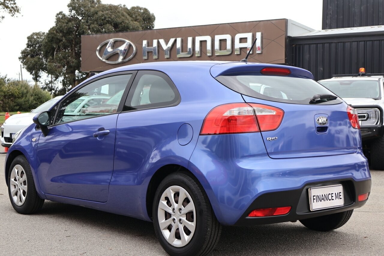 Kia Rio image 4