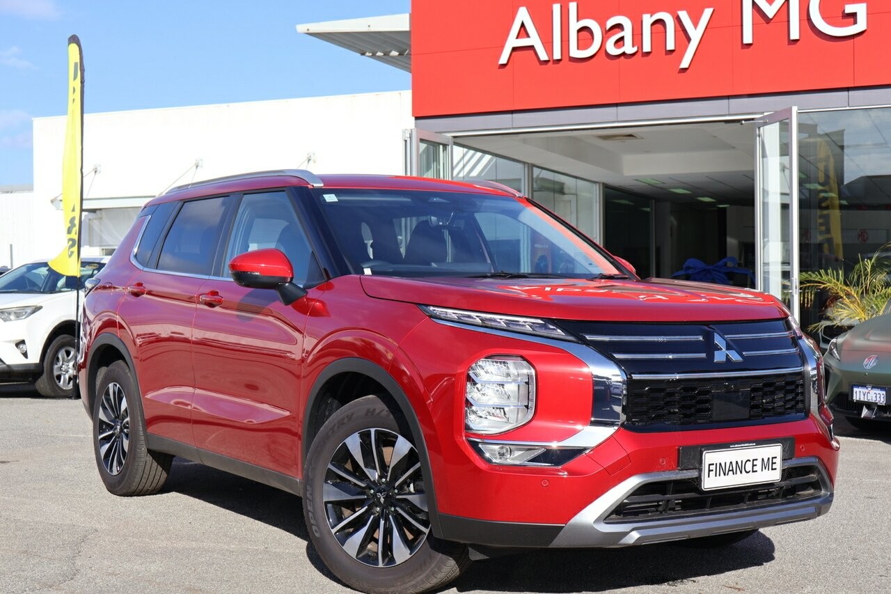 Mitsubishi Outlander image 1