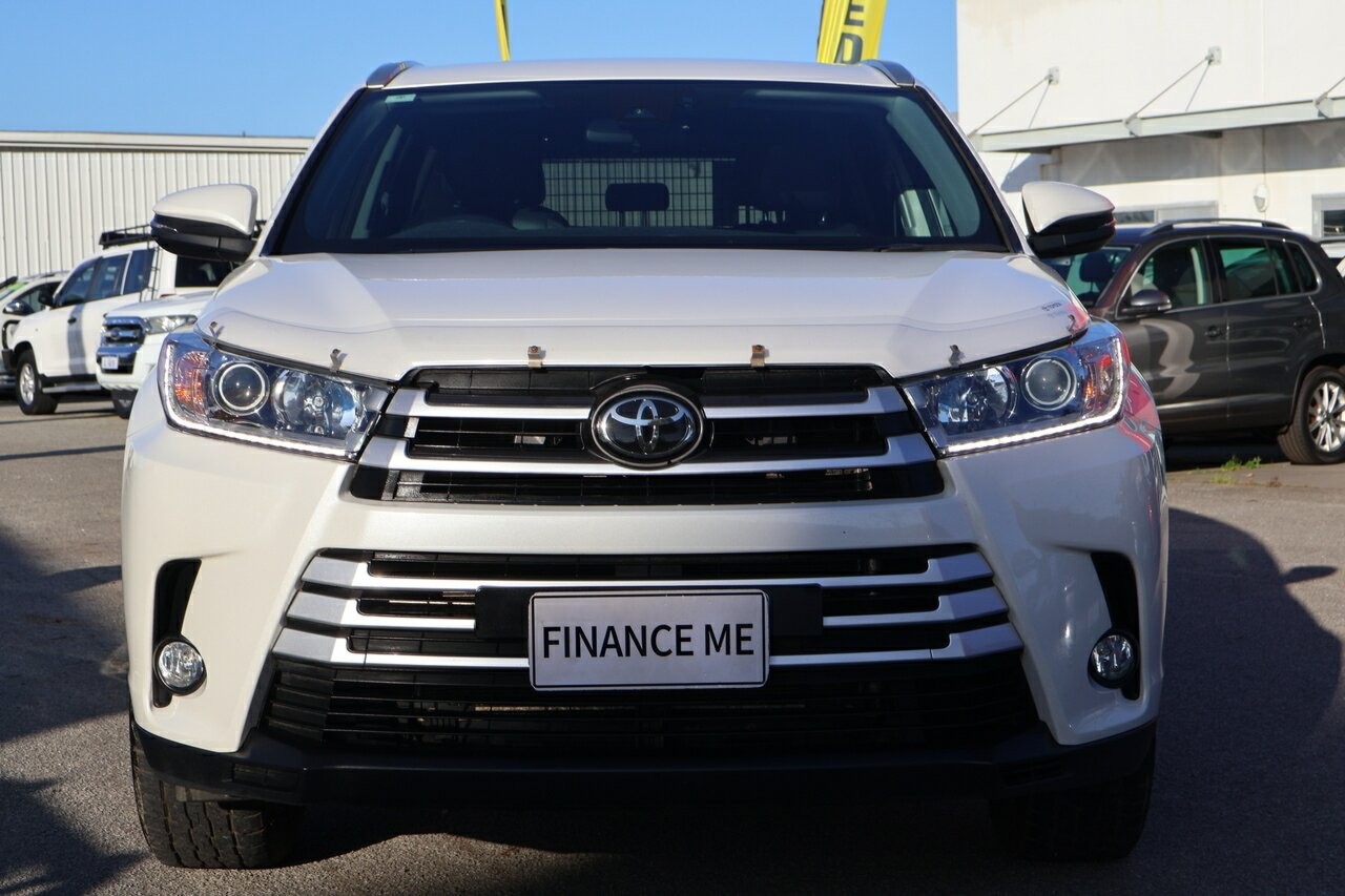 Toyota Kluger image 3