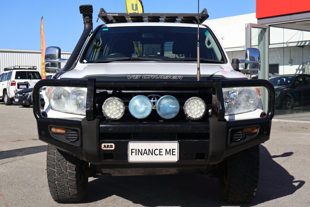 Toyota Landcruiser image 2