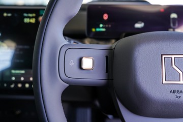 https://vehicle-cdn.autoleague.cloud/34901_0247_15.jpg