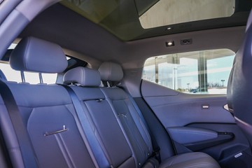 https://vehicle-cdn.autoleague.cloud/34901_0247_9.jpg