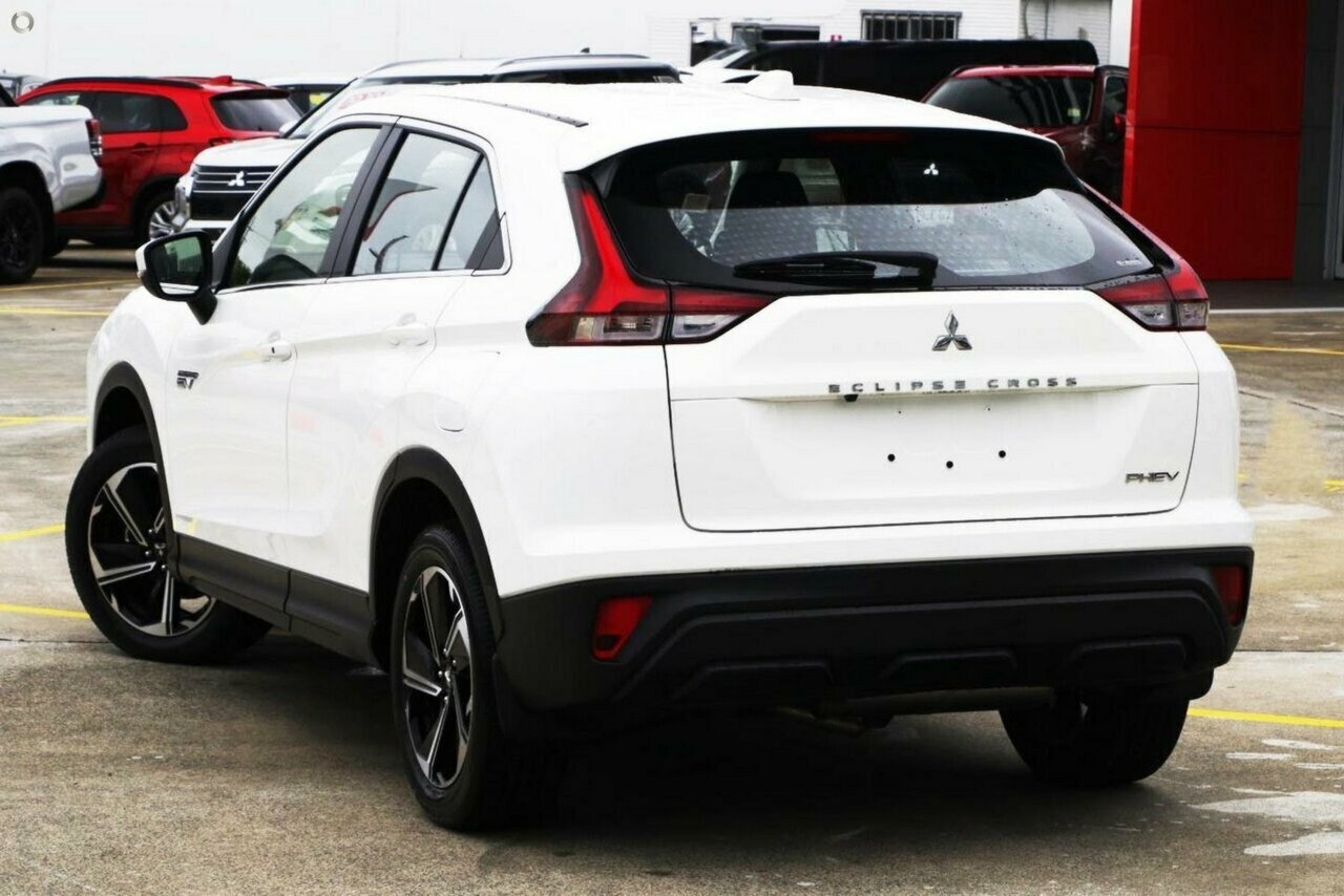 Mitsubishi Eclipse Cross image 4