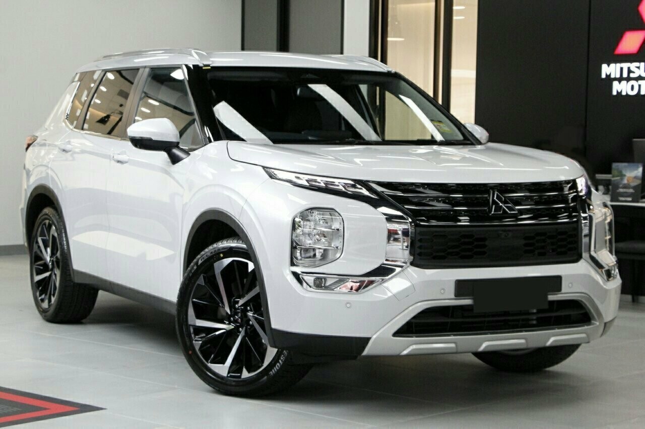 Mitsubishi Outlander image 1