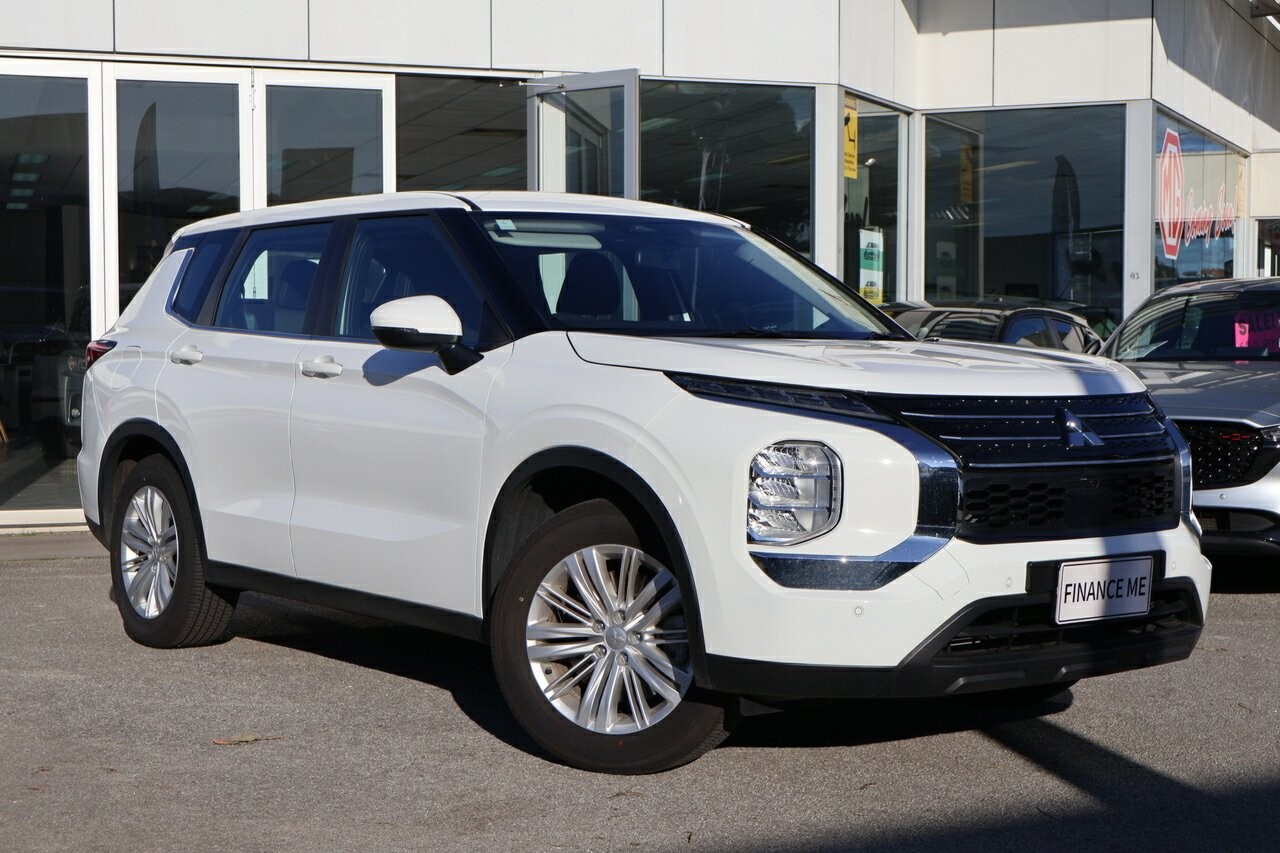 Mitsubishi Outlander image 1
