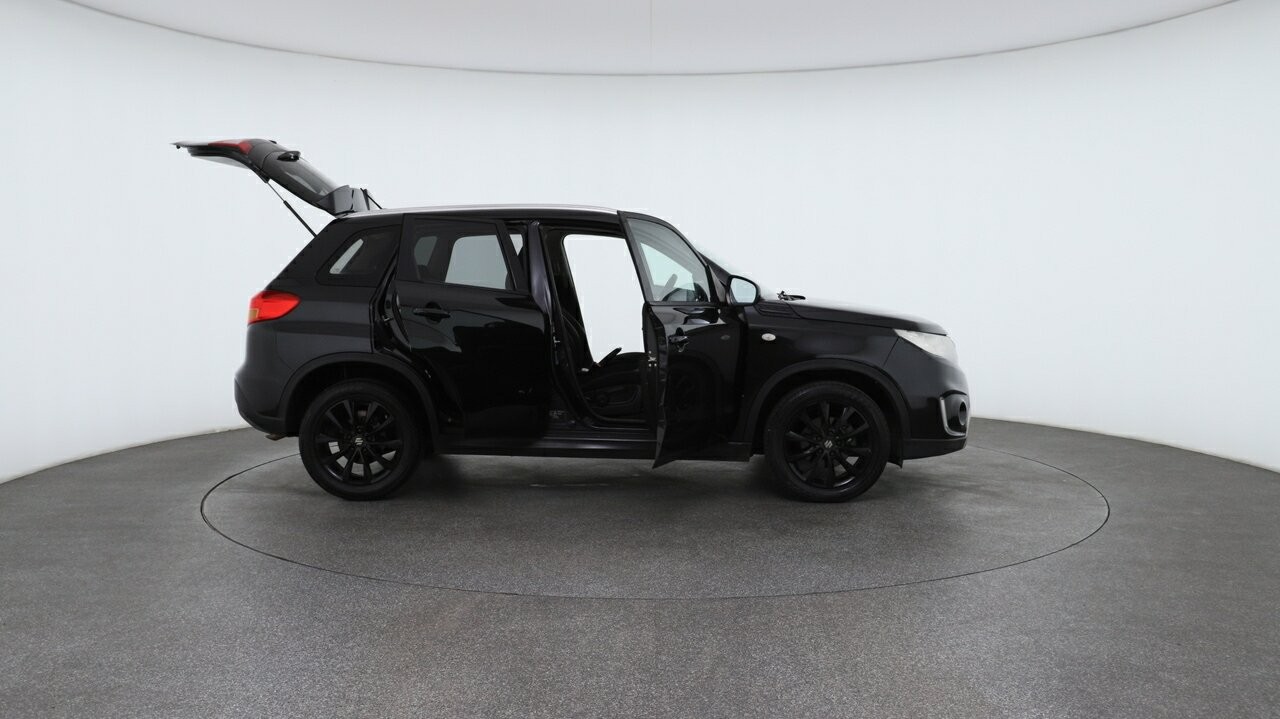 Suzuki Vitara image 4