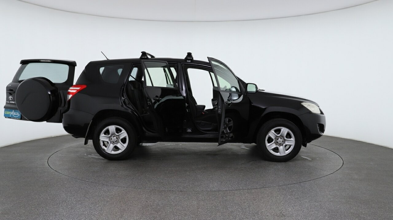 Toyota Rav4 image 4