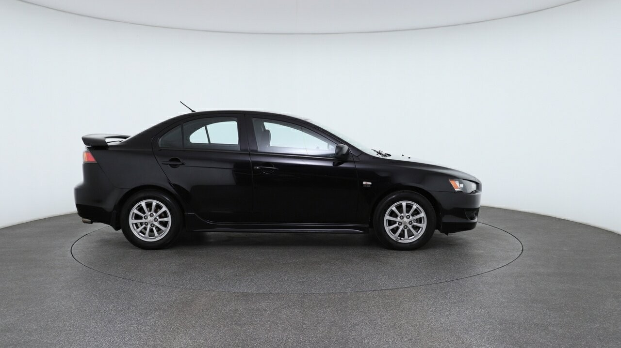 Mitsubishi Lancer image 3