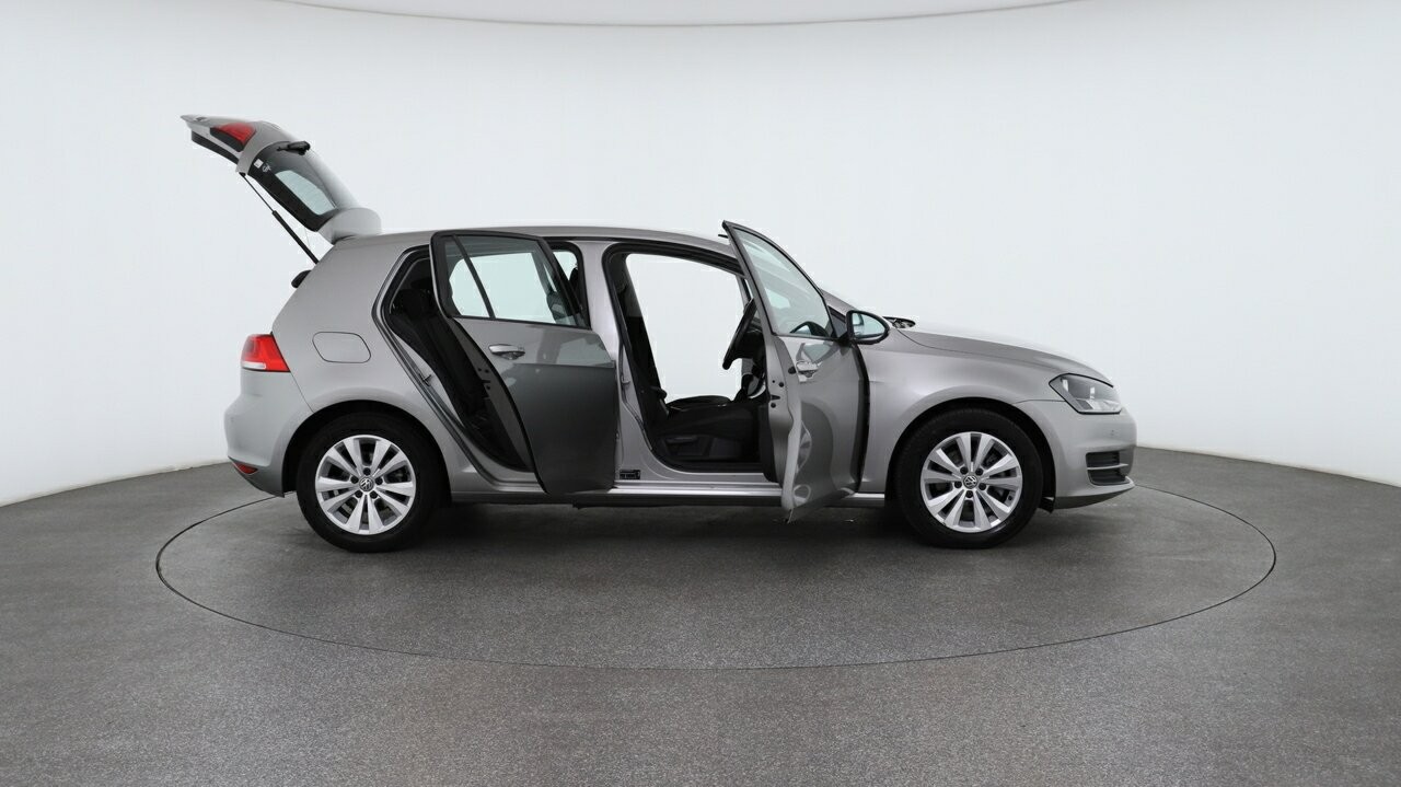 Volkswagen Golf image 4
