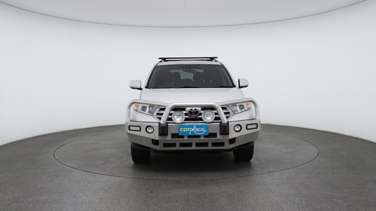 Toyota Kluger image 2