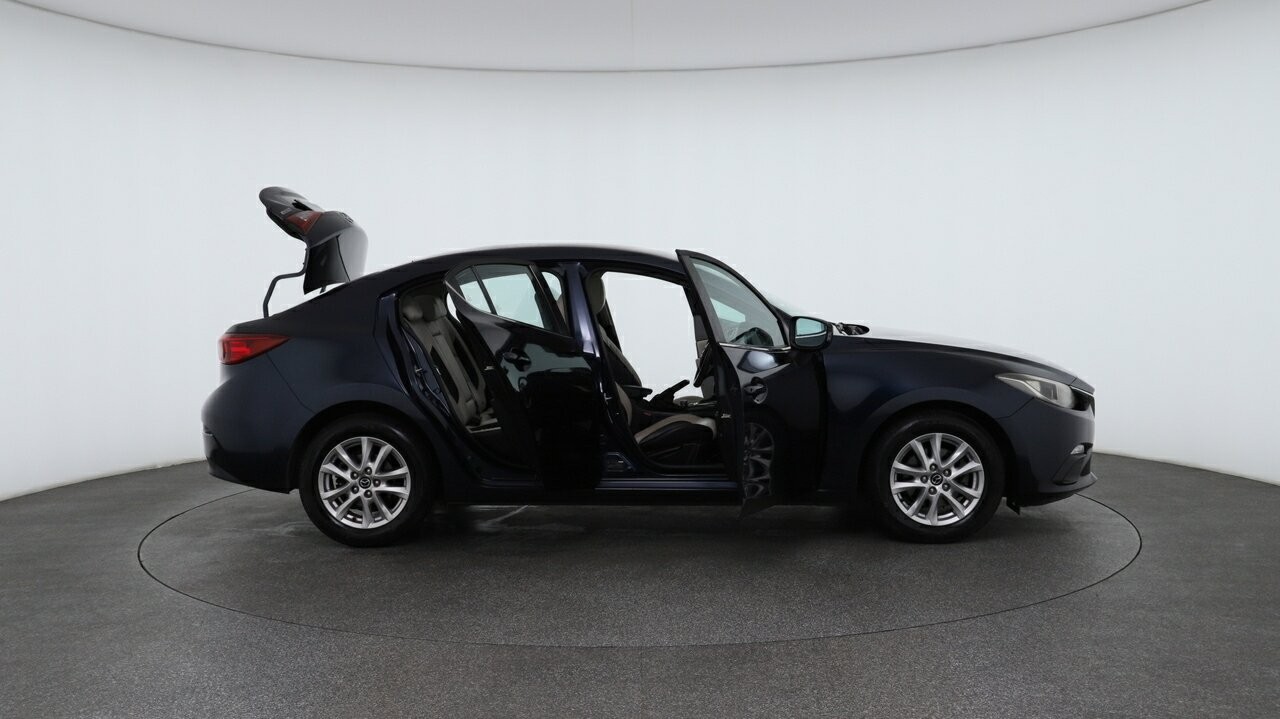 Mazda 3 image 4