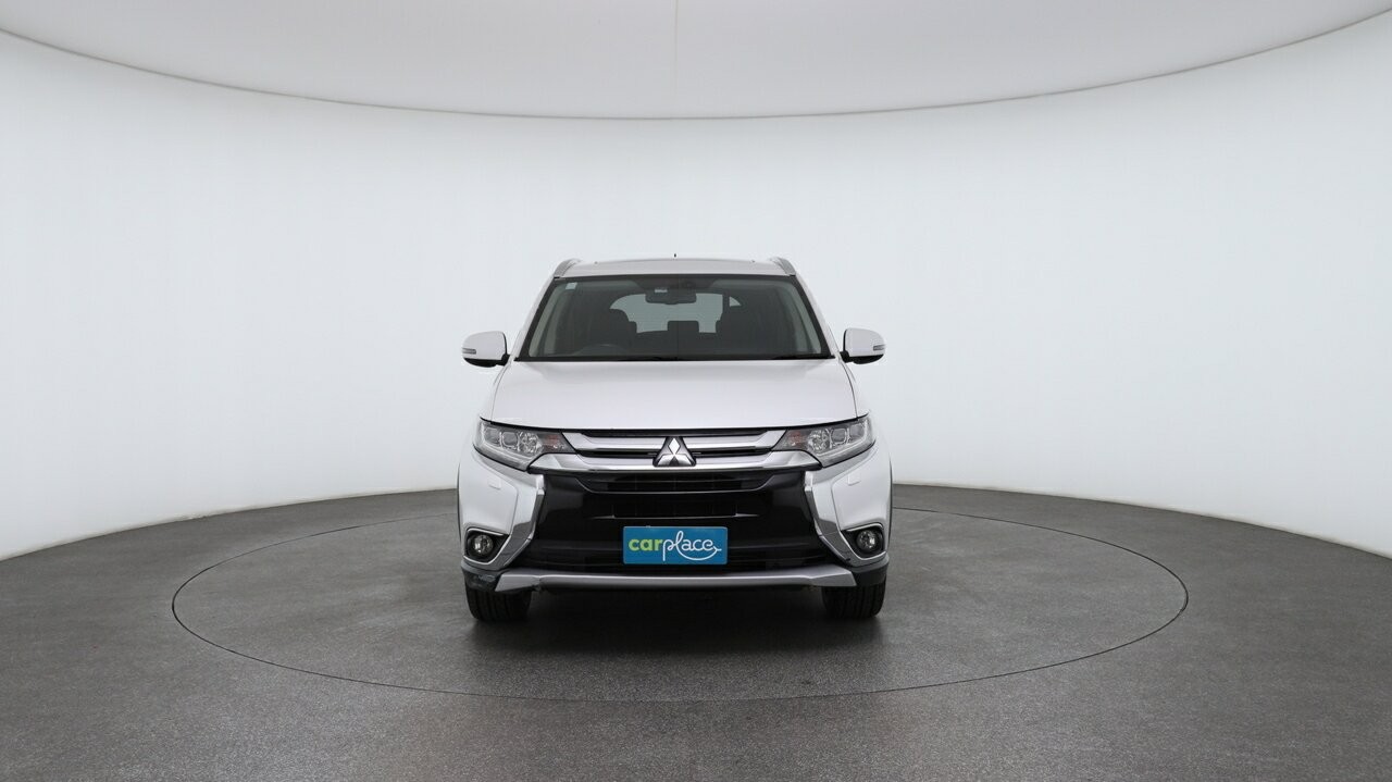 Mitsubishi Outlander image 2