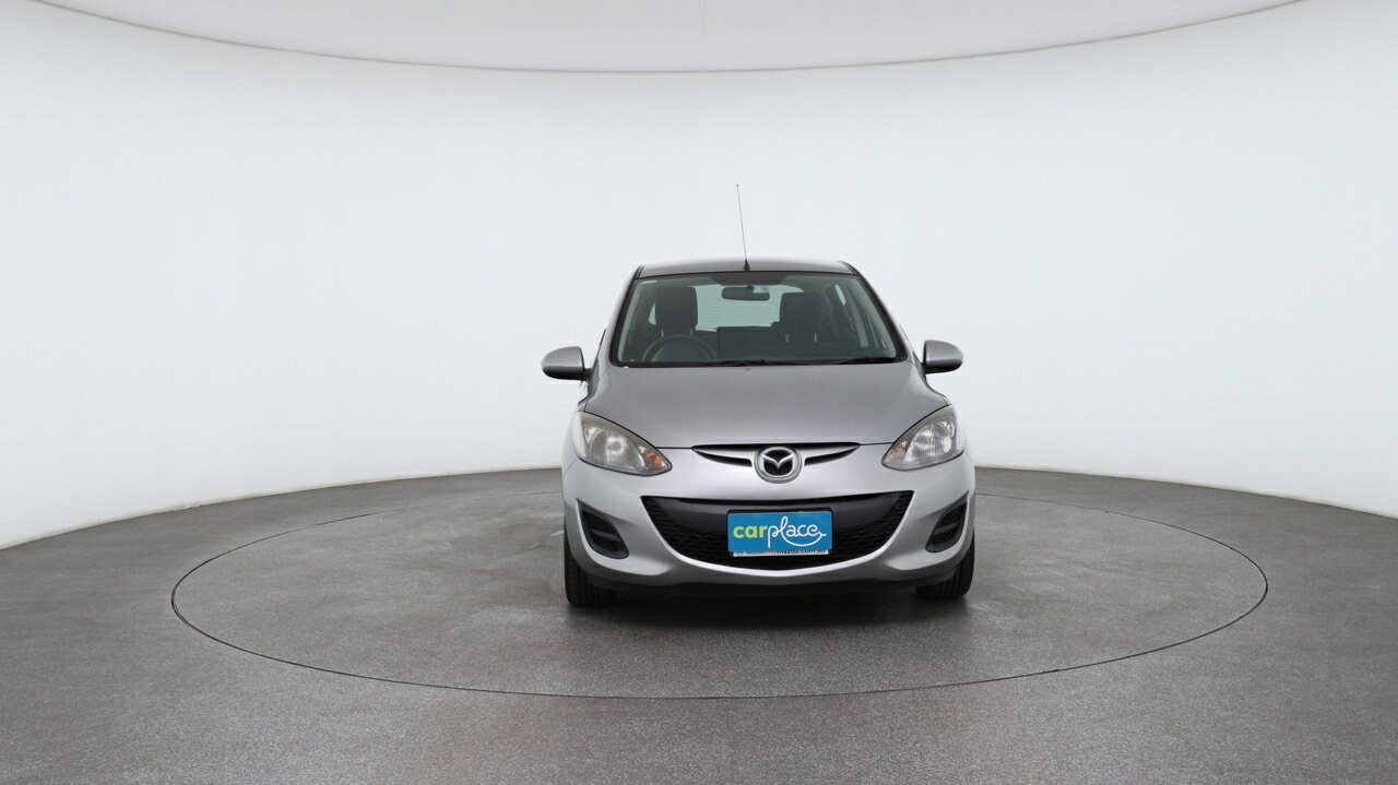 Mazda 2 image 2