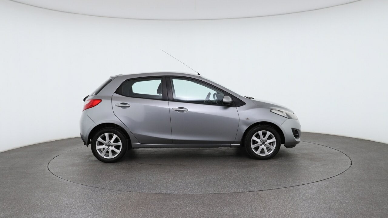 Mazda 2 image 3