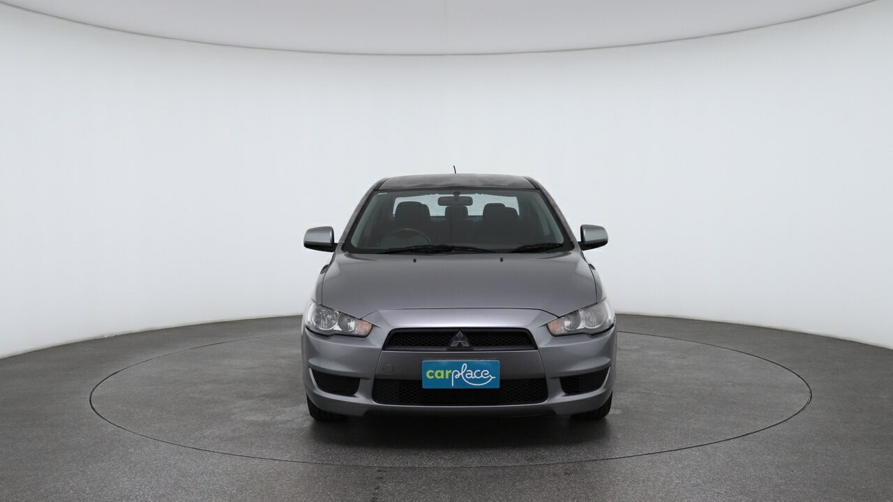 Mitsubishi Lancer image 2