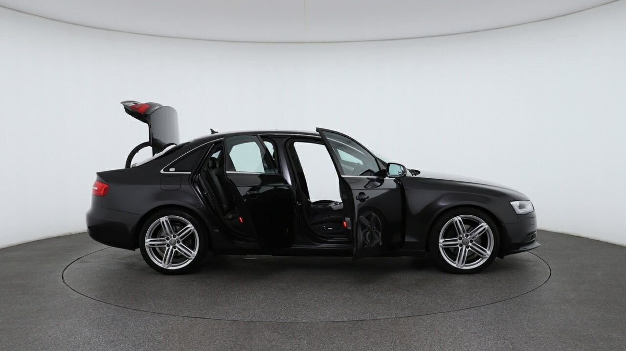 Audi A4 image 4