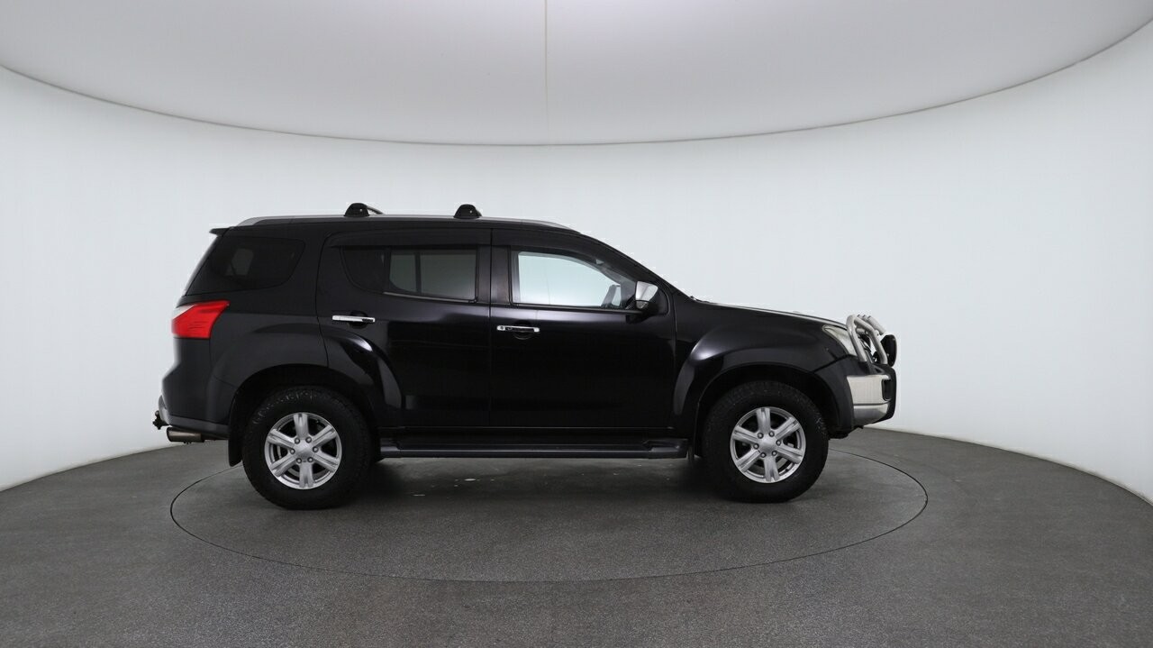Isuzu Mu-x image 3