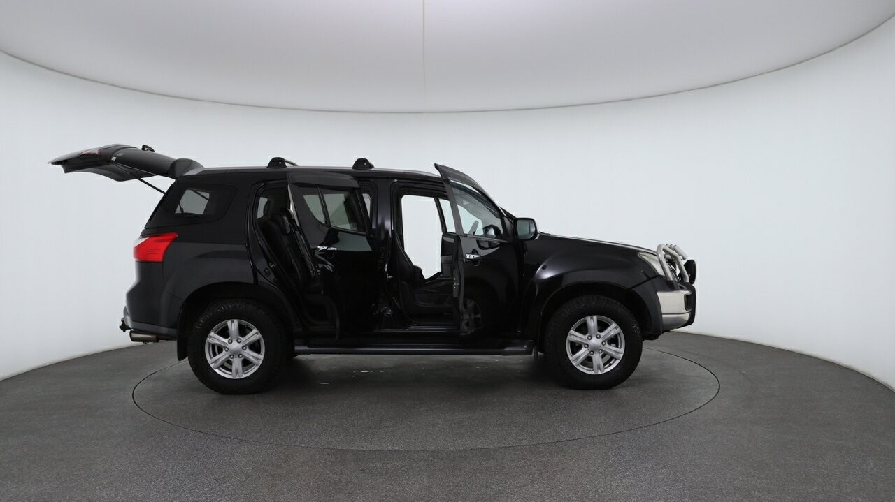 Isuzu Mu-x image 4