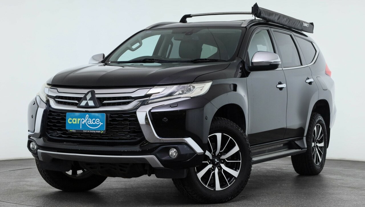 Mitsubishi Pajero Sport image 1