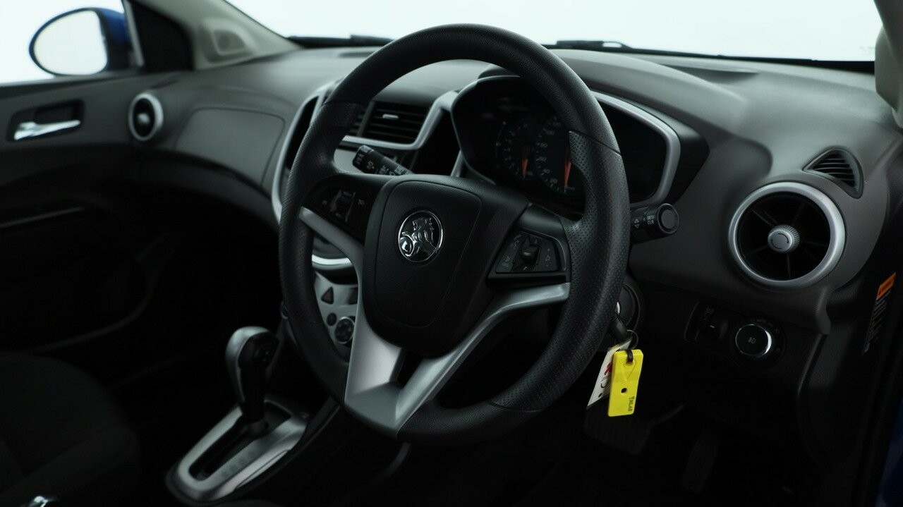 Holden Barina image 4