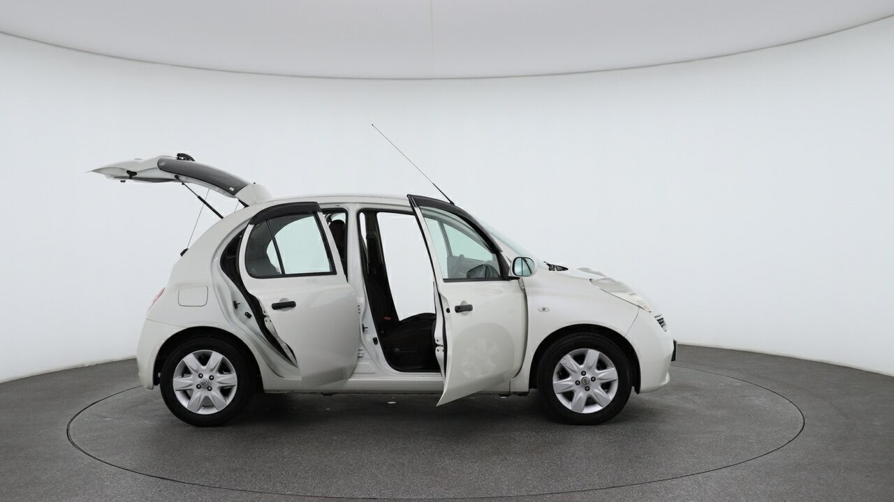 Nissan Micra image 4
