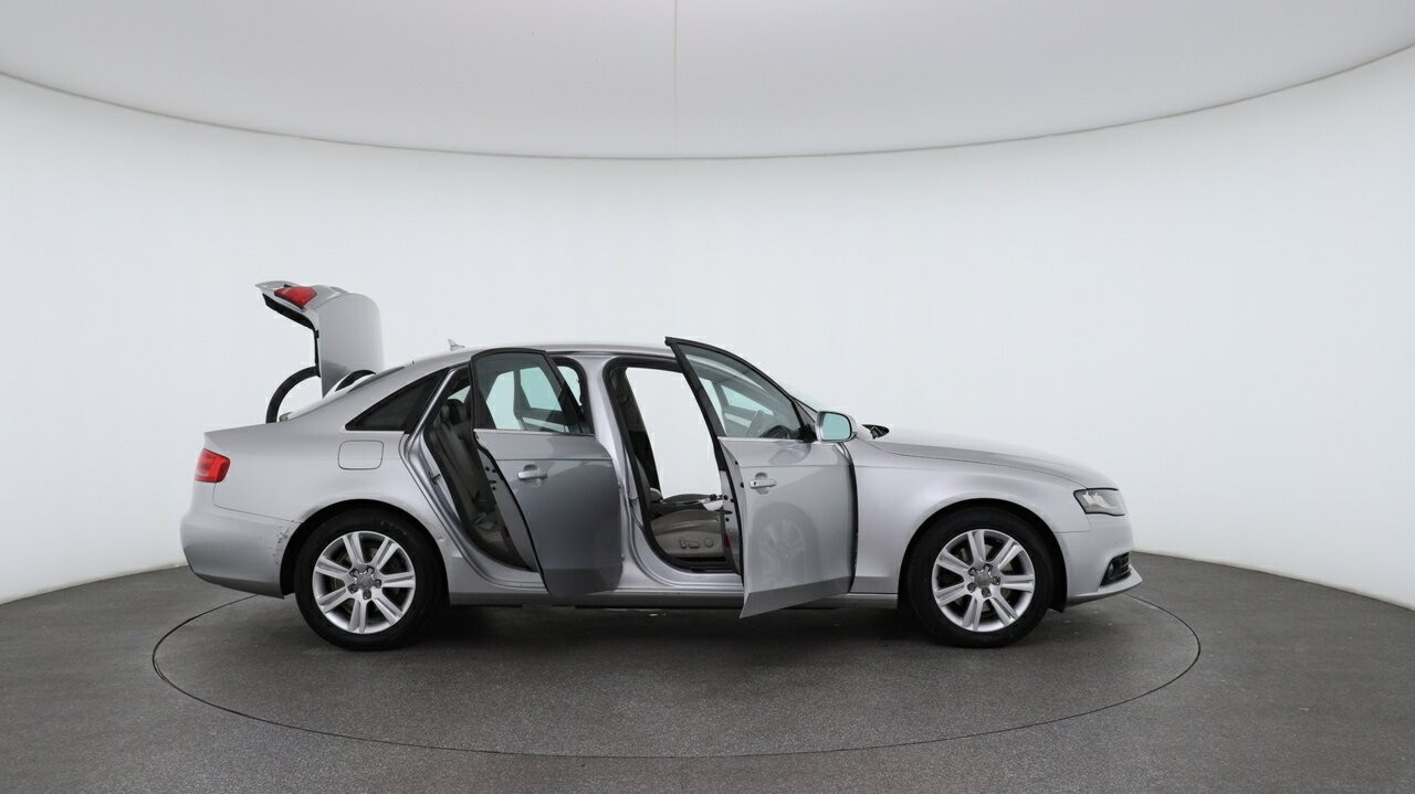 Audi A4 image 4