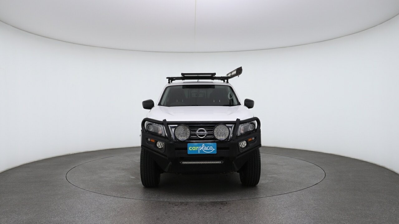 Nissan Navara image 2