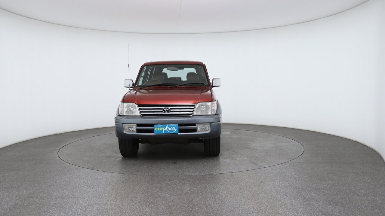 Toyota Landcruiser Prado image 2