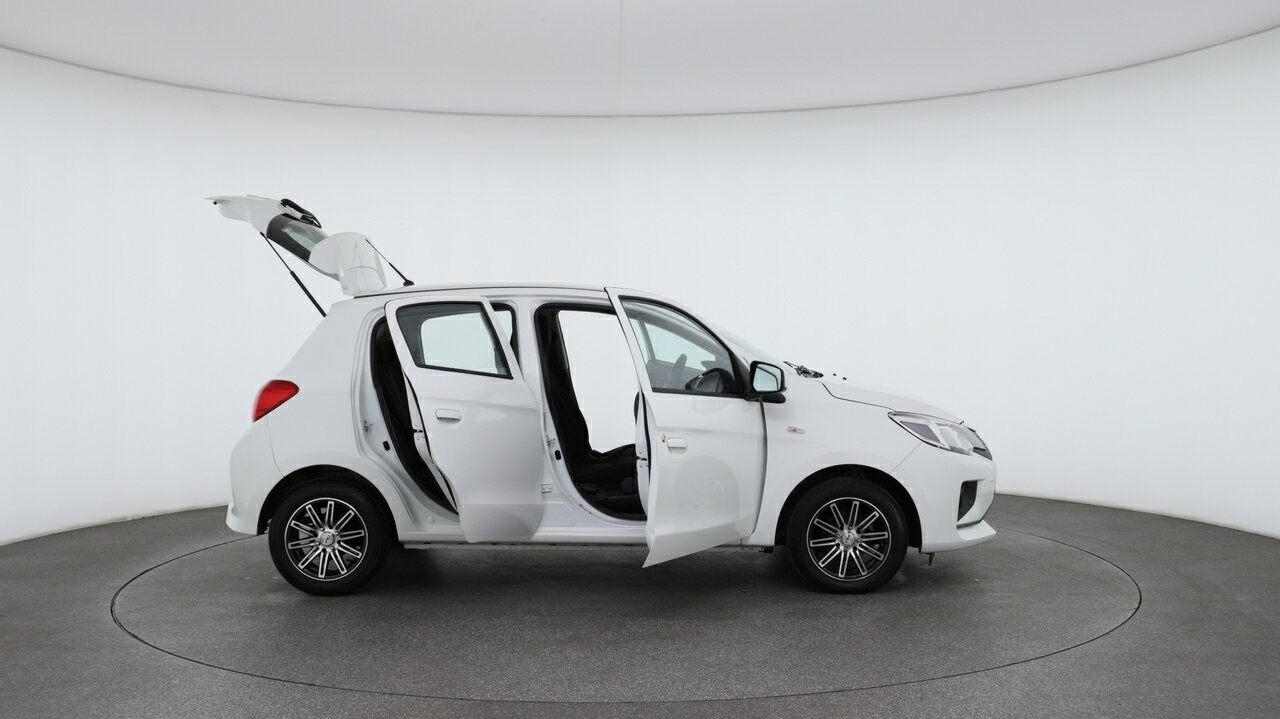 Mitsubishi Mirage image 4