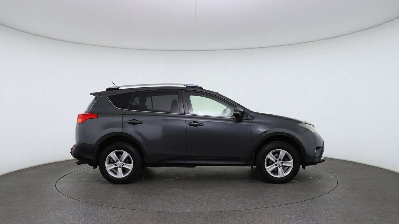 Toyota Rav4 image 4