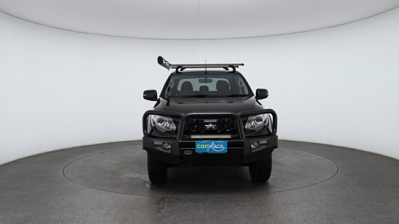Mitsubishi Triton image 2