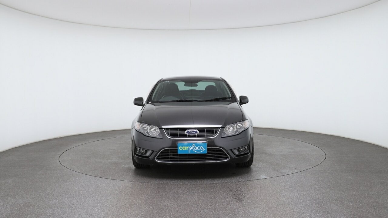Ford Falcon image 2