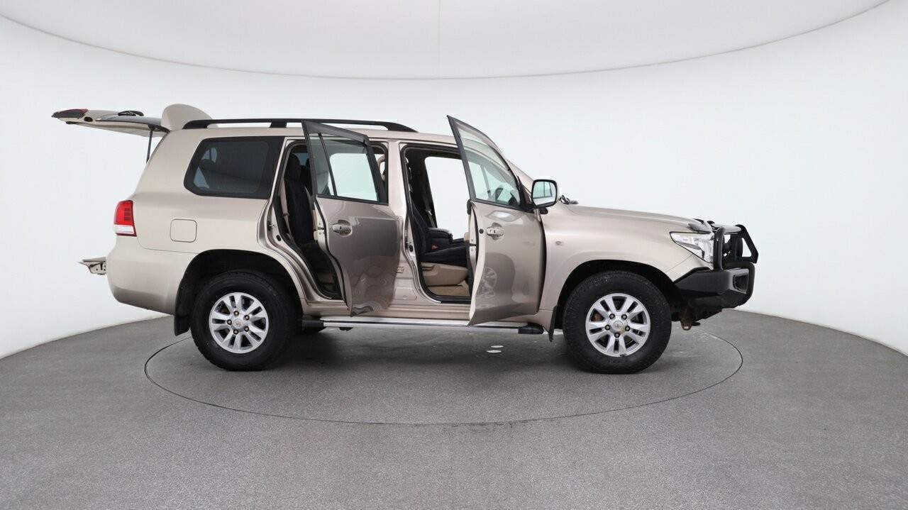 Toyota Landcruiser image 4