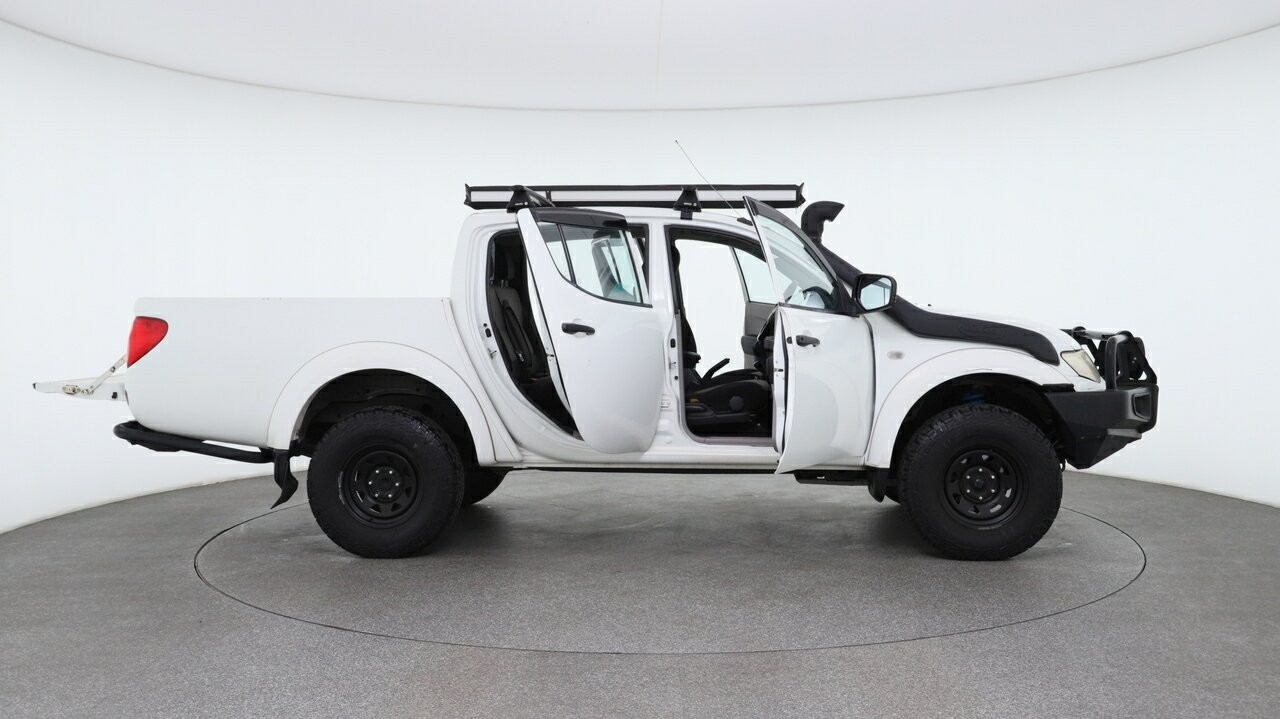 Mitsubishi Triton image 4