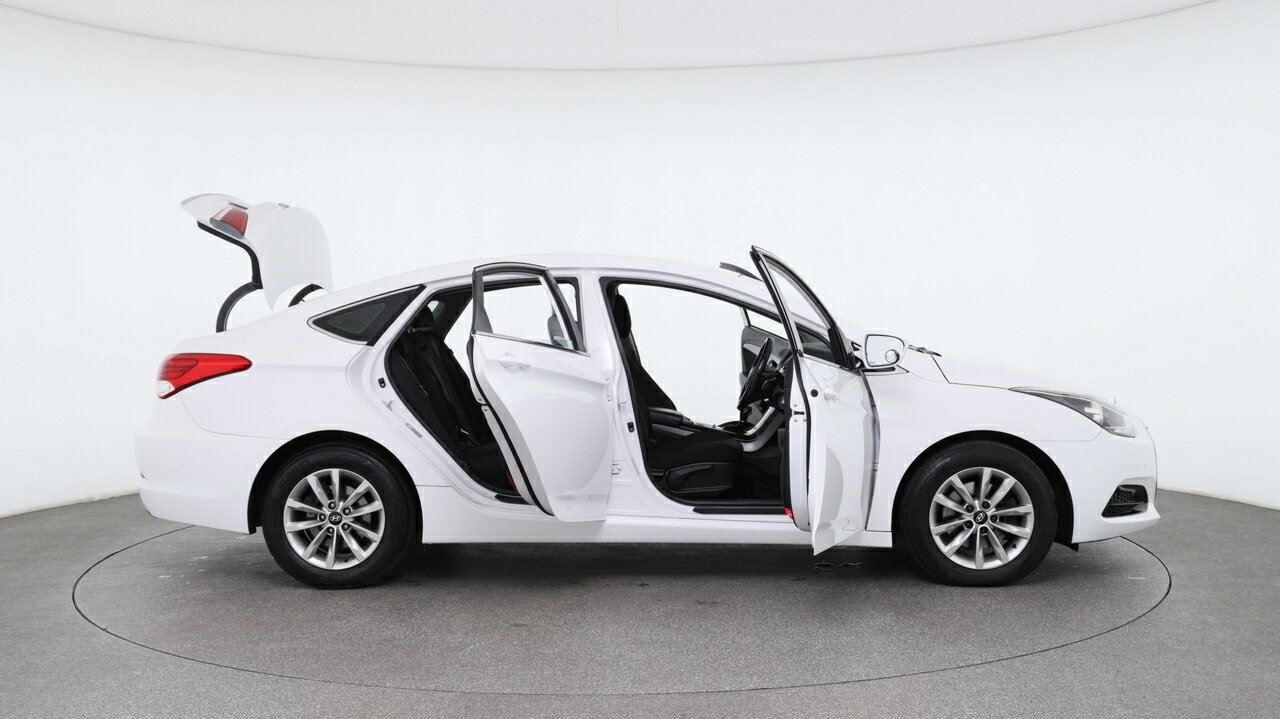 Hyundai I40 image 4