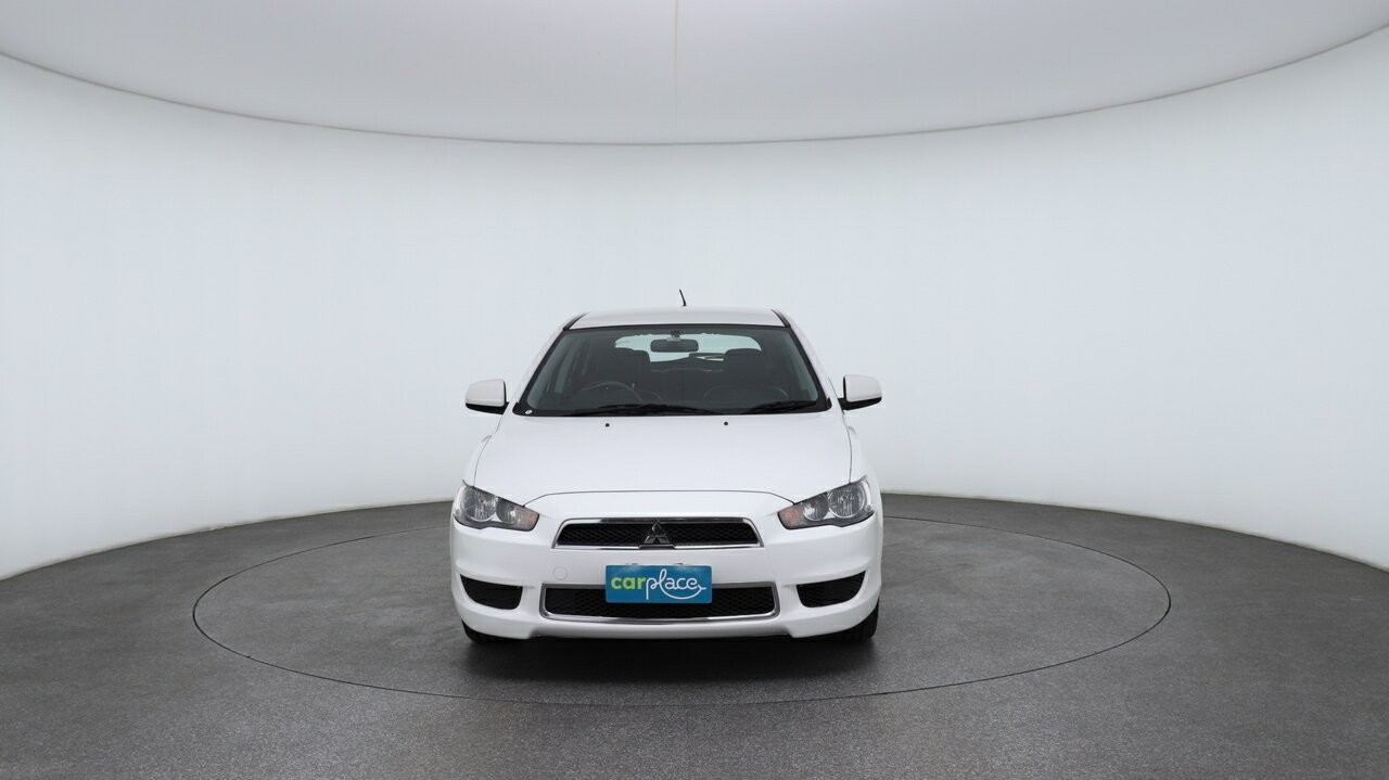 Mitsubishi Lancer image 2