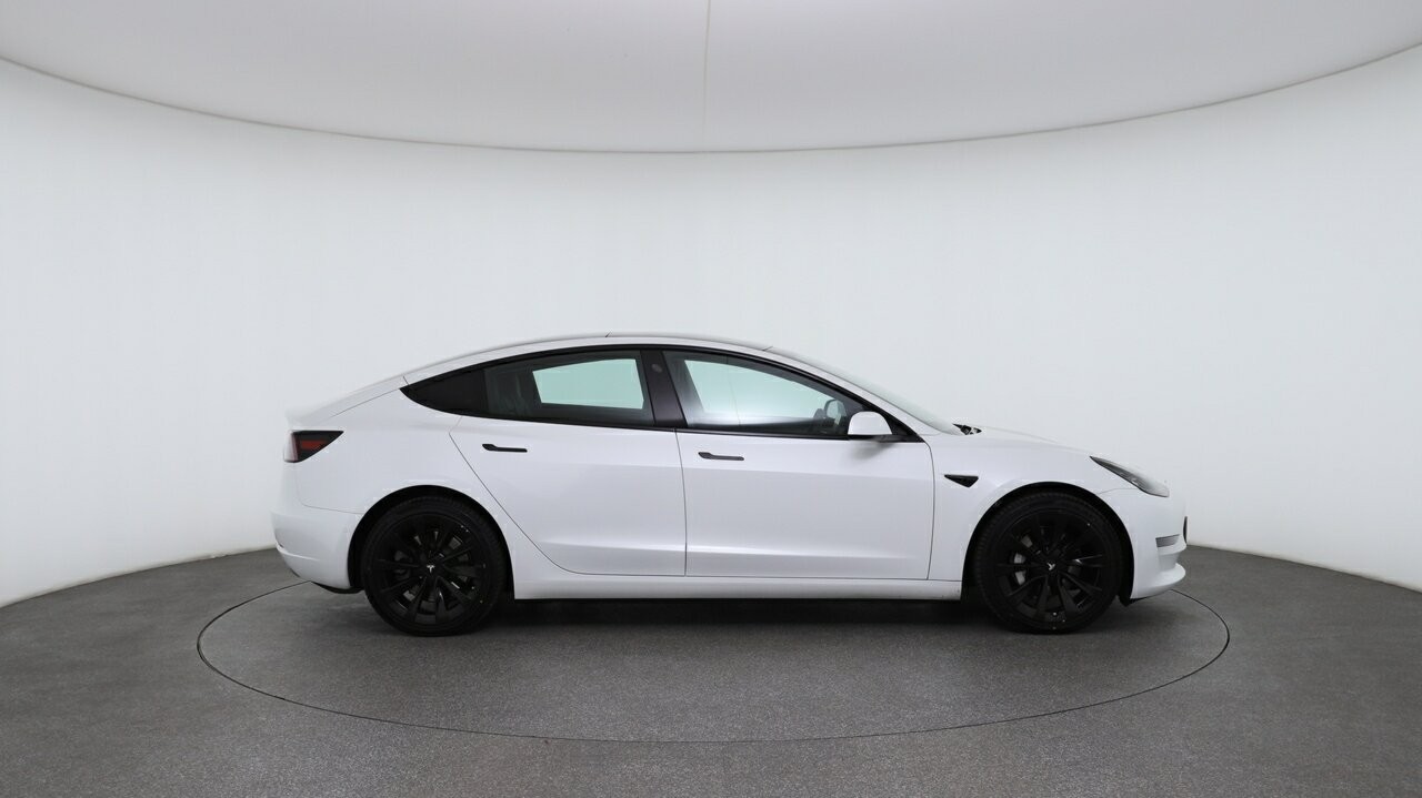 Tesla Model 3 image 3