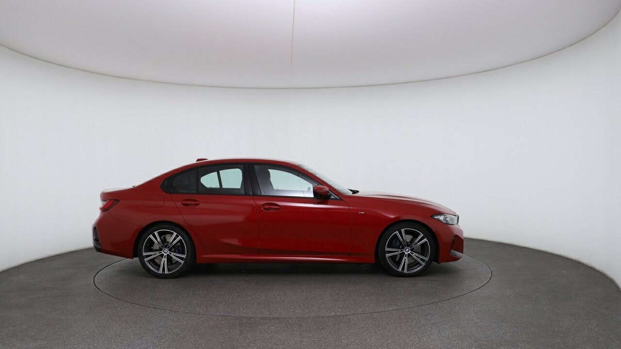 BMW 3 Series image 3