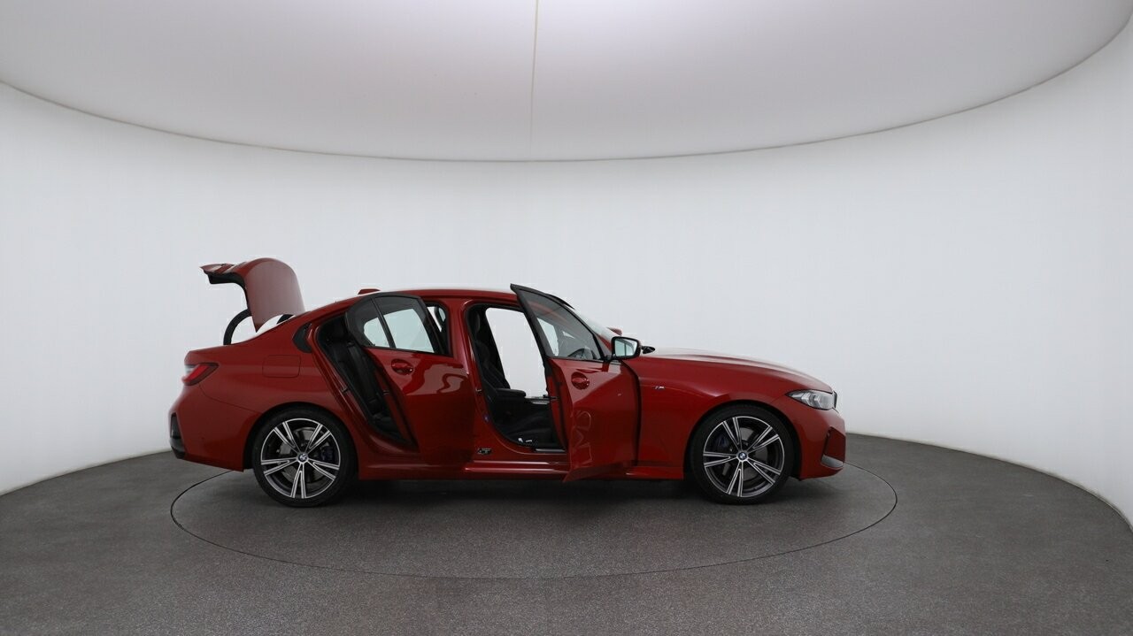 BMW 3 Series image 4