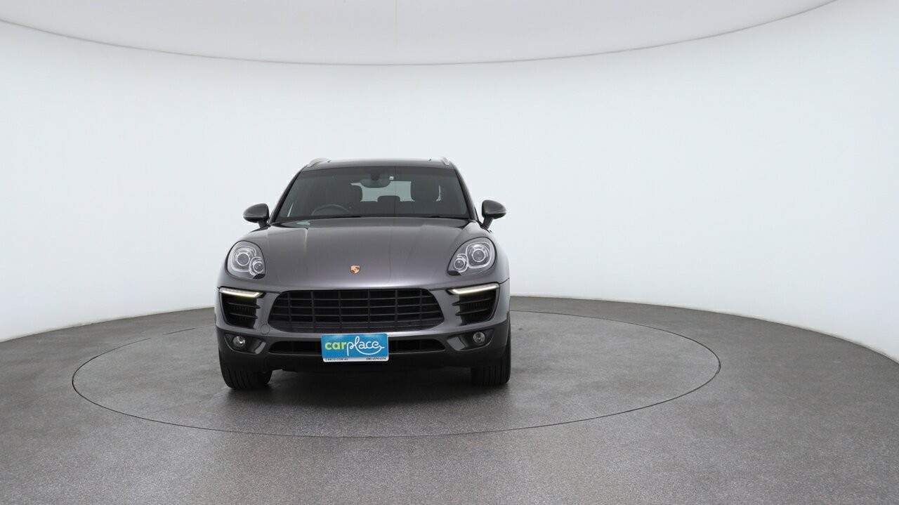 Porsche Macan image 2