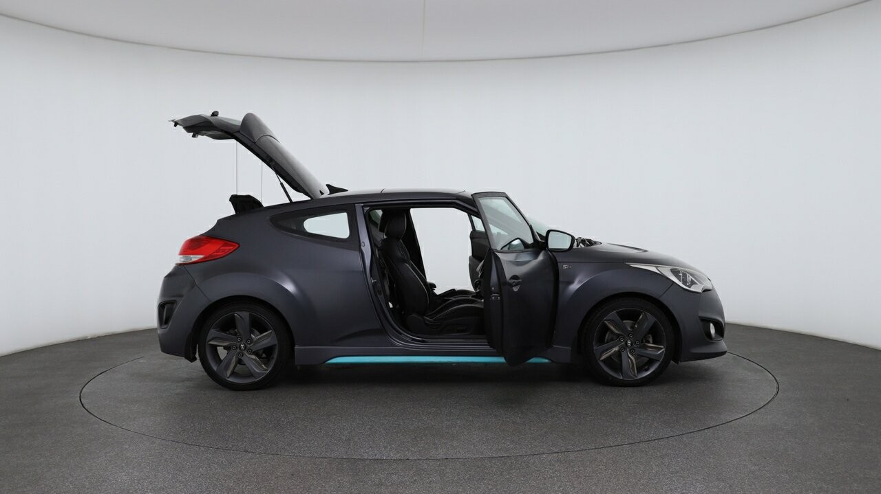 Hyundai Veloster image 3