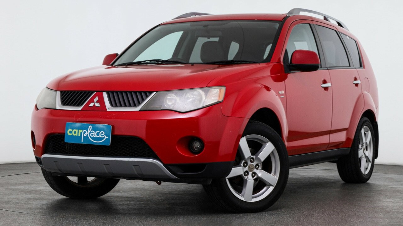 Mitsubishi Outlander image 2