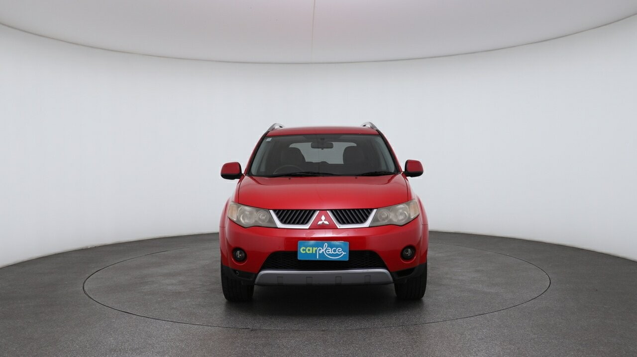 Mitsubishi Outlander image 3