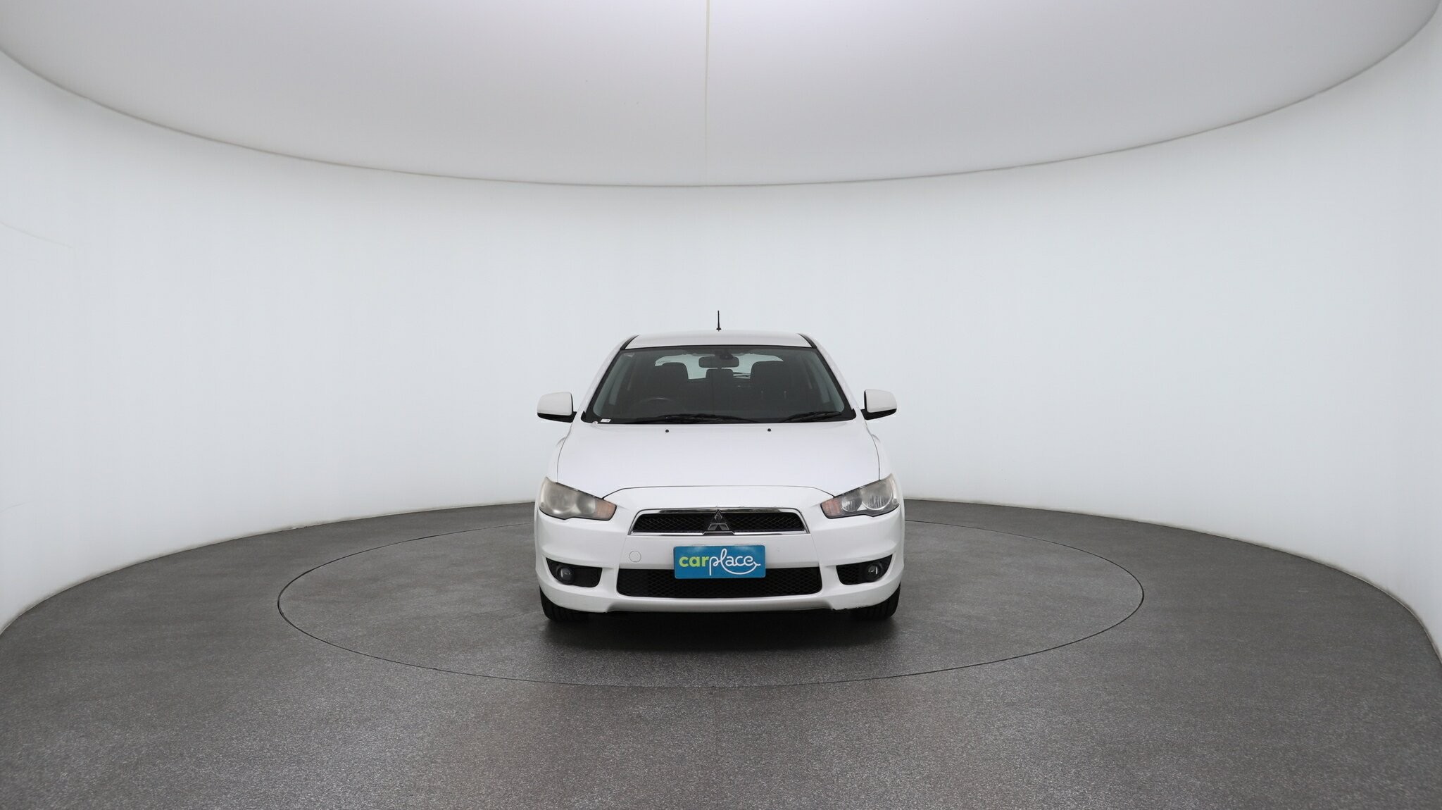 Mitsubishi Lancer image 2