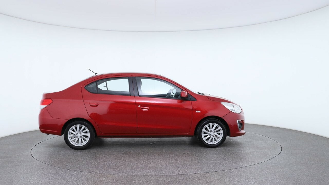 Mitsubishi Mirage image 3