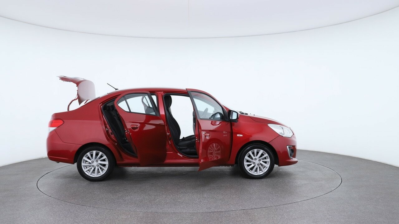 Mitsubishi Mirage image 4