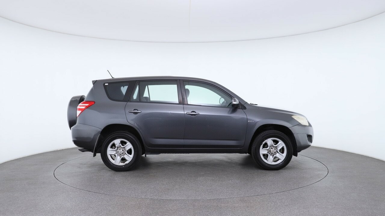 Toyota Rav4 image 3